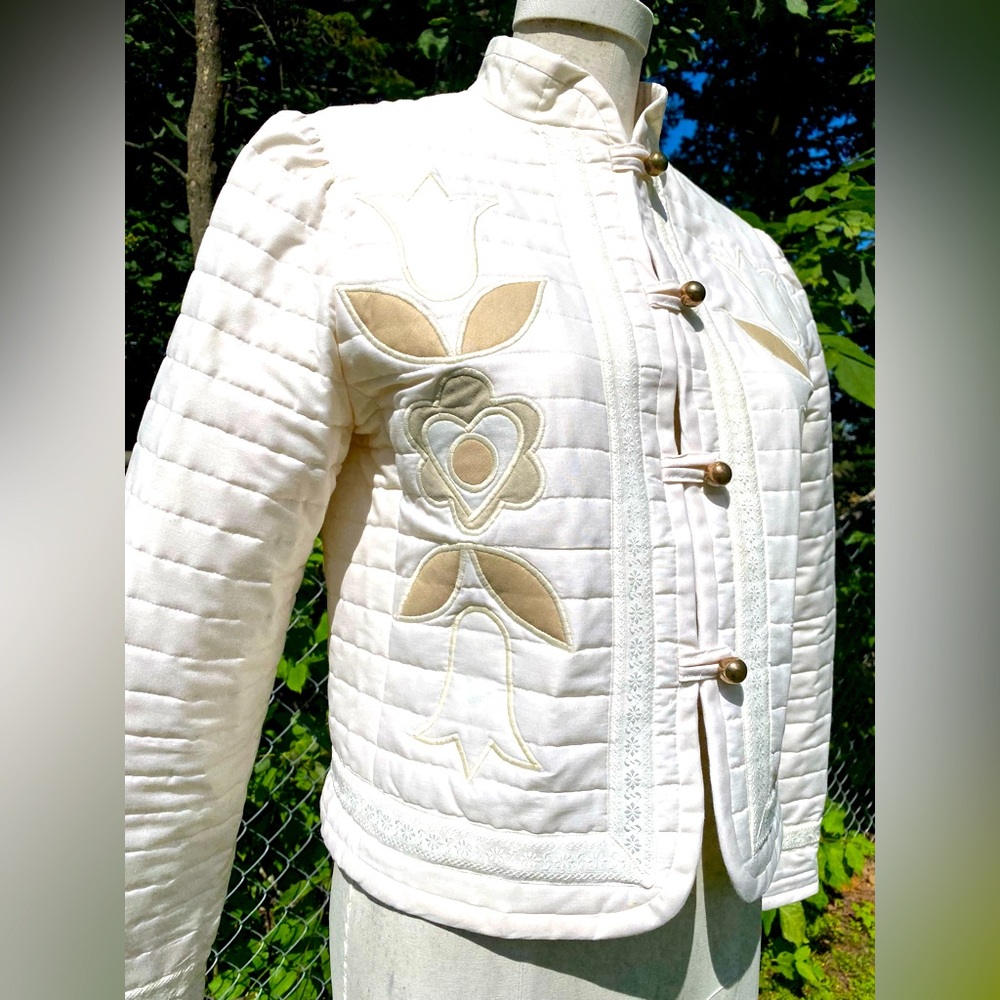 Vintage QUILTED JACKET Blanket Cottagecore Prairie 1970s 1980s Coat Appliqué S